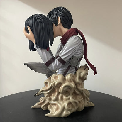 Figura de Acción de Mikasa Ackerman y Eren Yeager - Ataque a los Titanes